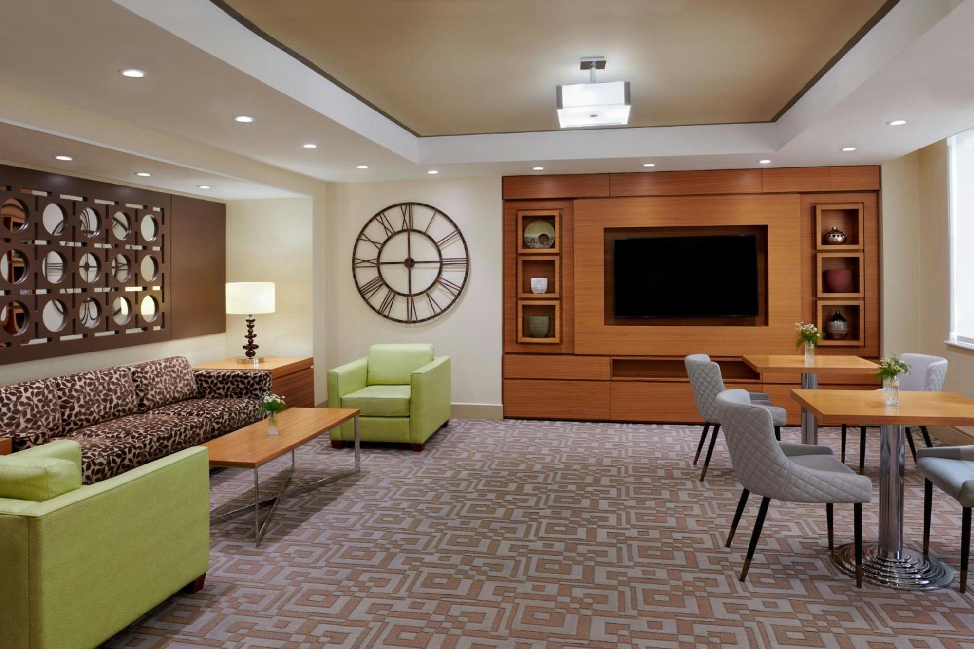 เชอราตัน พาร์กเวย์ โทรอนโต นอร์ท โฮเต็ล แอนด์ สวีท Hotel ริชมอนด์ฮิลล์ ภายนอก รูปภาพ